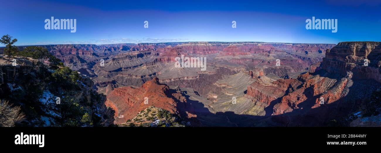 Questa è una foto super-ampia del Grand Canyon è in realtà 37 scatti singoli cuciti insieme per catturare l'immensa scala del paesaggio! Foto Stock