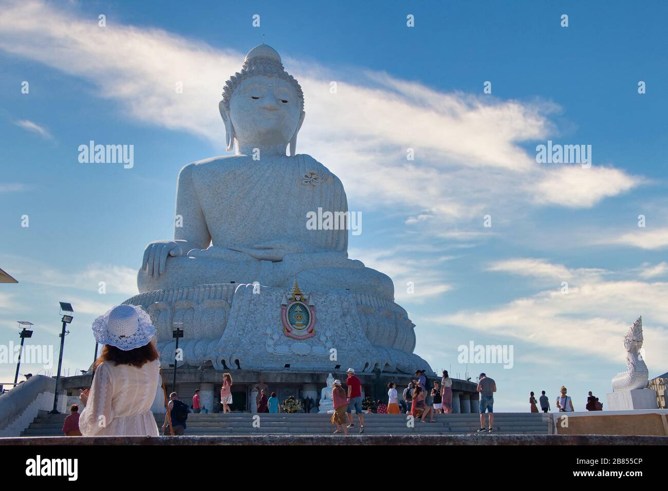 Grande Buddha monumento sull'isola di Phuket, Thailandia. Il Grande Buddha di Phuket è uno dei punti di riferimento più importanti e venerati dell'isola di Phuket. Foto Stock
