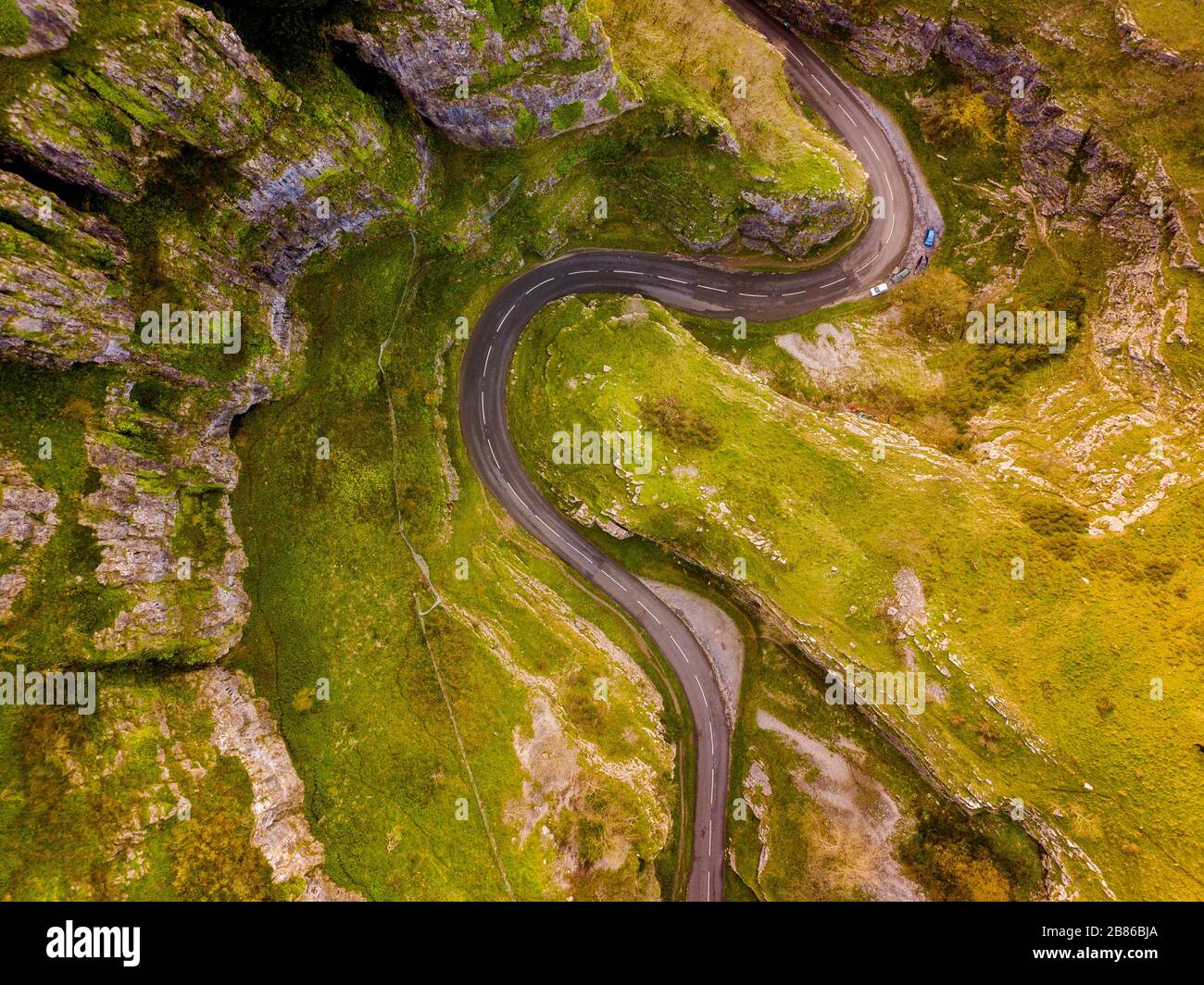 Horse Shoe, Cheddar Gorge, Somerset UK bend fotografato dall'alto con un drone. Foto Stock