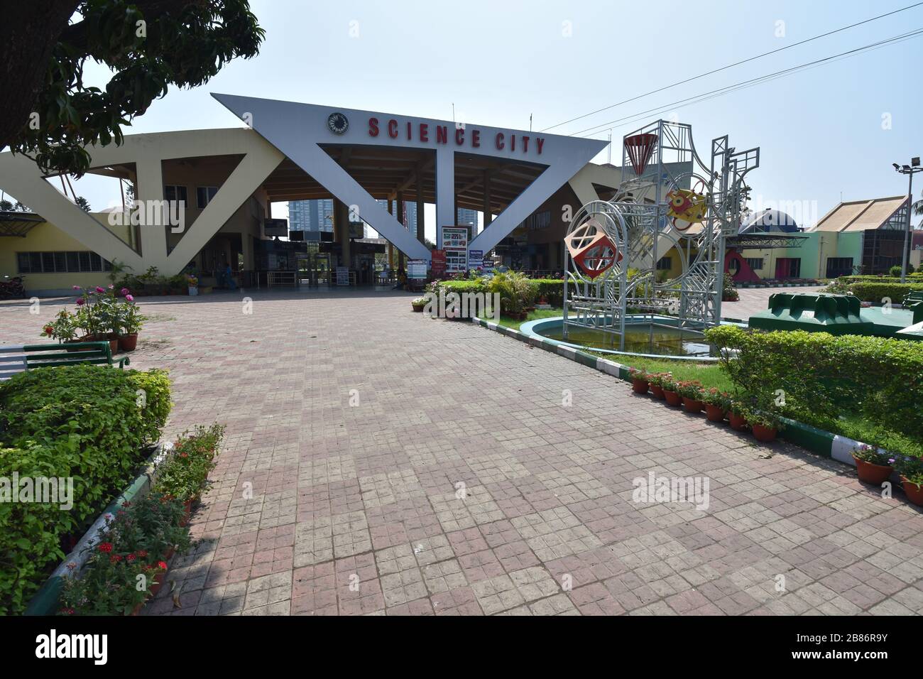 Complesso di porte della Città della Scienza, Kolkata. India. Foto Stock