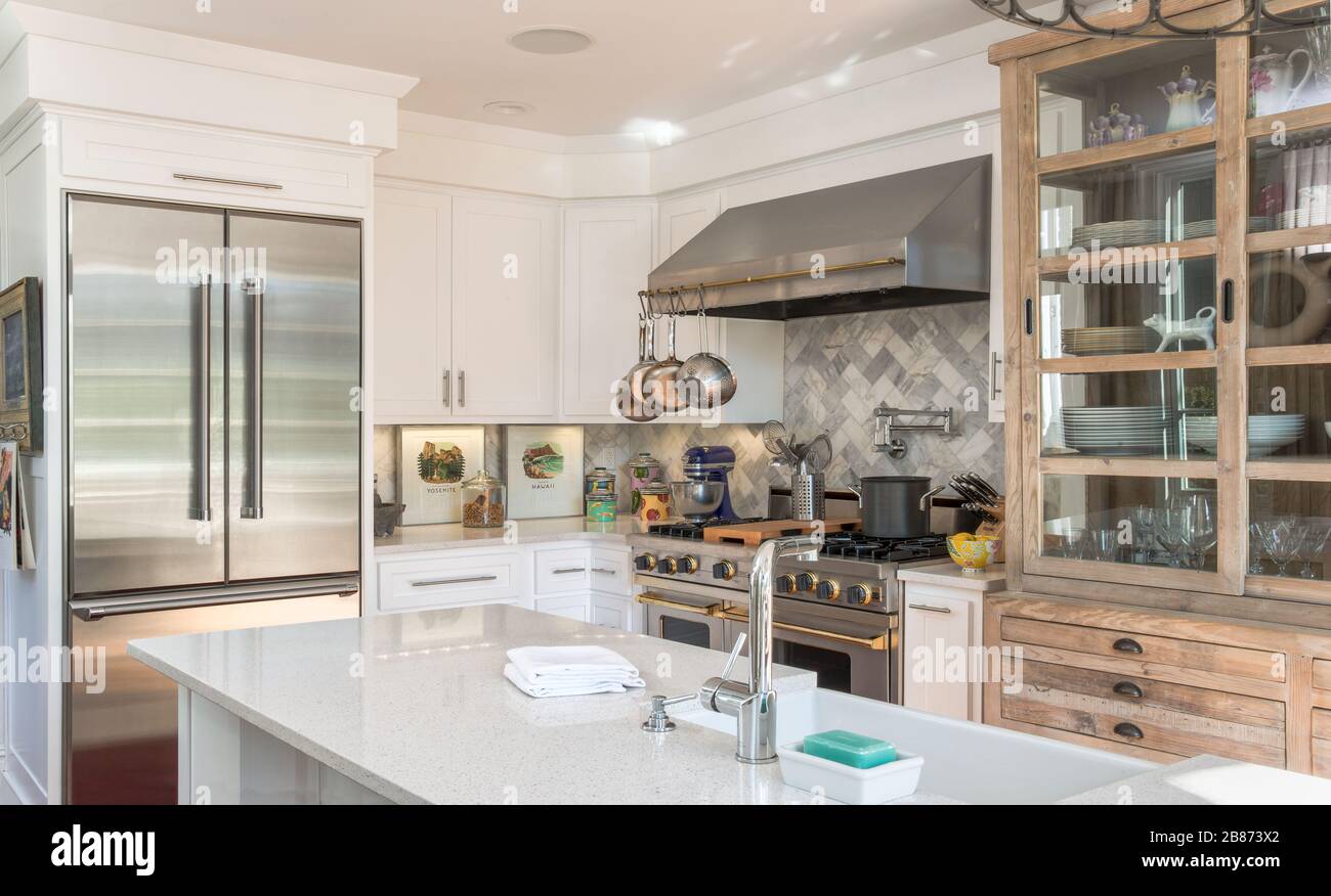 Cucina in stile cottage moderno Foto Stock Cucina in stile cottage moderno Foto Stock
