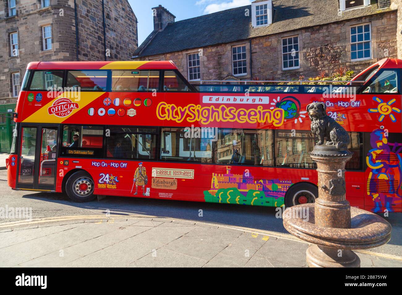 Edimburgo, Regno Unito. 20 Marzo 2010. Nessun turista al famoso Greyfriars Bobby in un insolitamente tranquillo Edinburgh a causa dell'epidemia di Covid19. Credit: Richard Newton/Alamy Live News Foto Stock