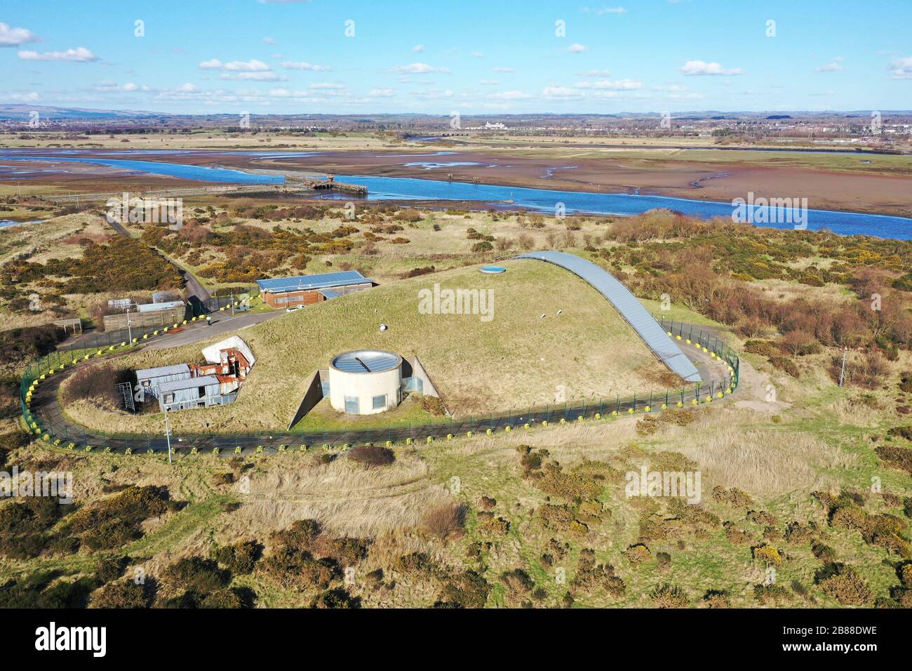 Veduta aerea del drone dell'attrazione per i visitatori di Big idea abbandonata Irvine Foto Stock