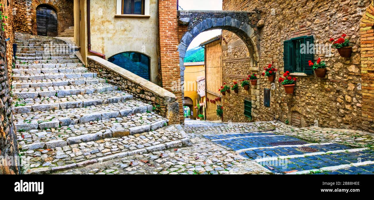 Antiche vie del borgo italiano,Casperia,provincia Rieti,Lazio. Foto Stock