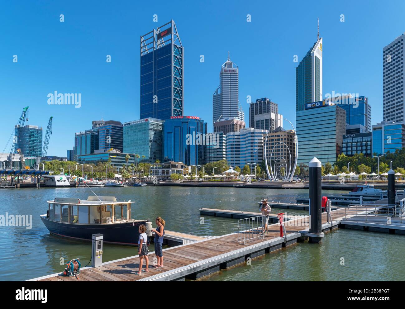 Perth, Australia. Vista dello skyline del quartiere centrale degli affari da Elizabeth Quay, Perth, Australia Occidentale, Australia Foto Stock