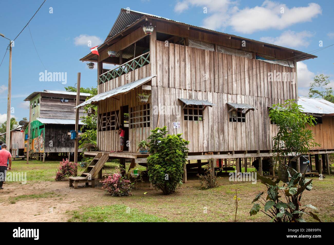 Homes amazon peru immagini e fotografie stock ad alta risoluzione - Alamy