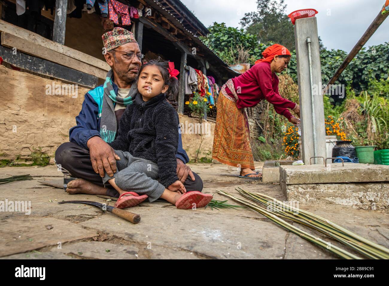 Ghandruk vita familiare villaggio, Nepal Foto Stock