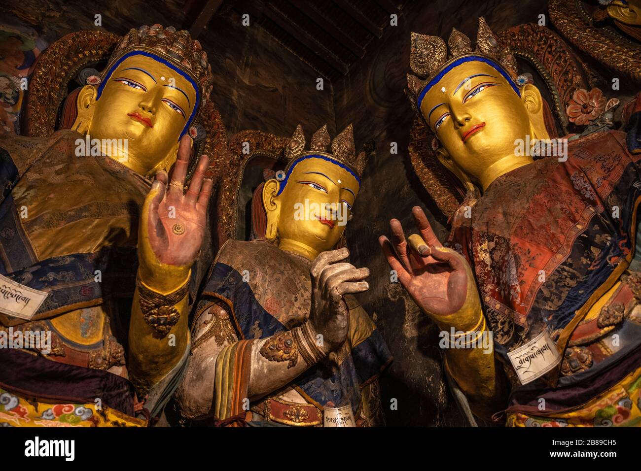 Statue di Buddha a Pelkor Chode complesso di monasteri e templi a Gyangze, Tibet Foto Stock