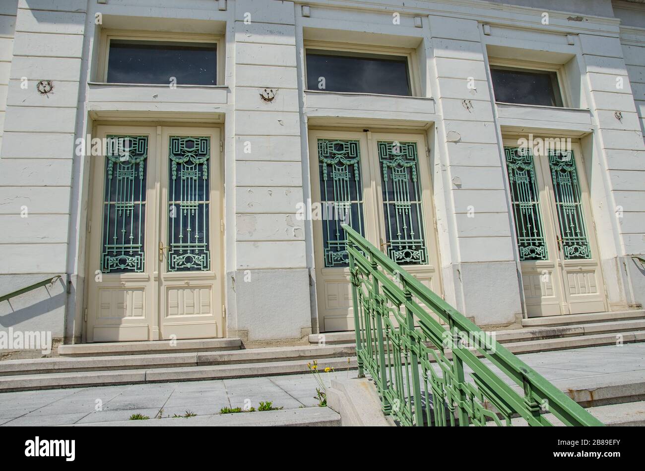 L'ospedale psichiatrico di otto Wagner ‘Sozialmedizinisches Zentrum Baumgartner Höhe otto-Wagner-Spital’ am Seinhof è un capolavoro dell'Art Nouveau. Foto Stock