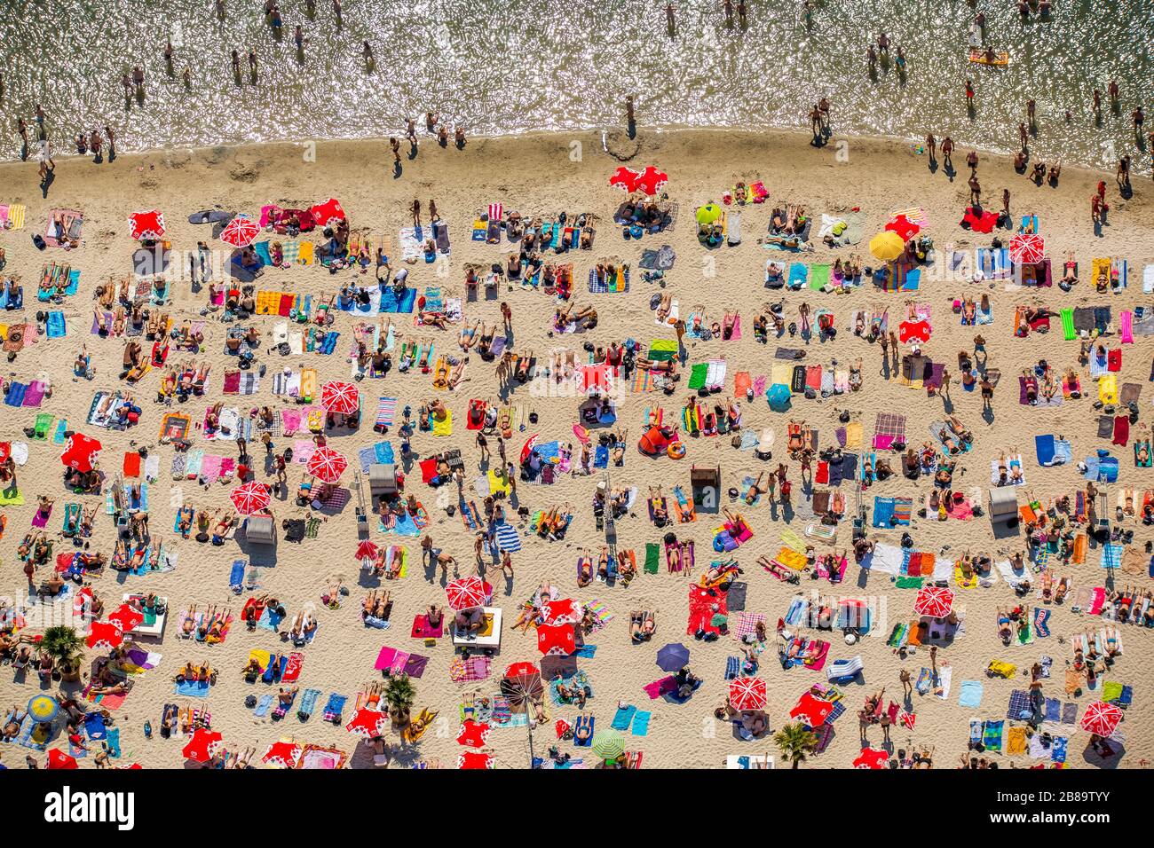 , bagnanti sulle spiagge sabbiose del Lago d'Argento a Haltern, 05.06.2015, vista aerea, Germania, Nord Reno-Westfalia, Ruhr Area, Haltern am See Foto Stock