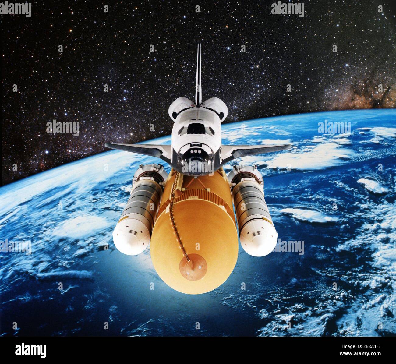 Navetta spaziale che orbita la terra. Elementi di questa immagine forniti dalla NASA. Foto Stock