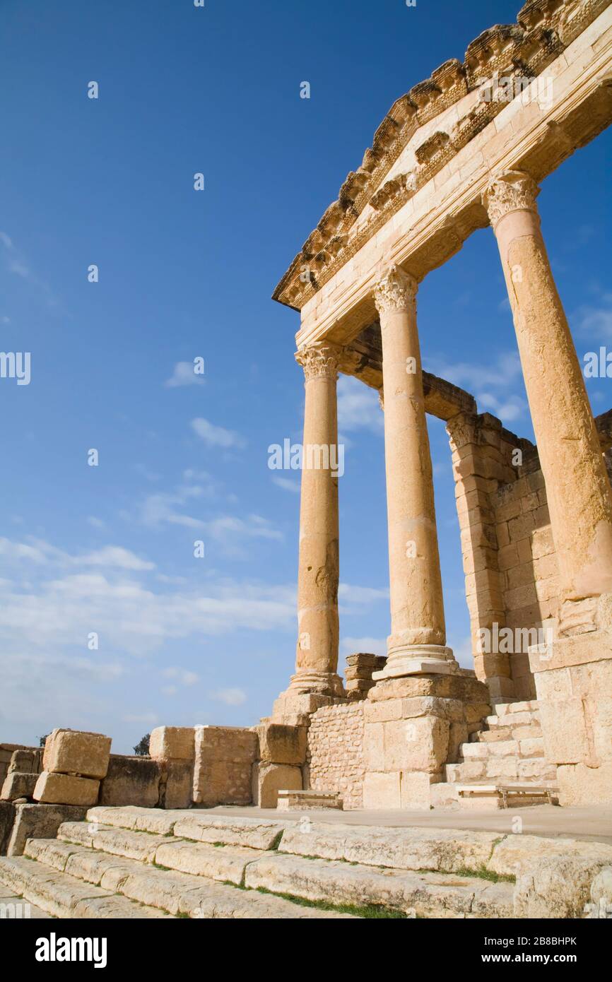 Tempio di Minerva presso le antiche rovine romane di Sufetula in Sbeitla, Tunisia Foto Stock