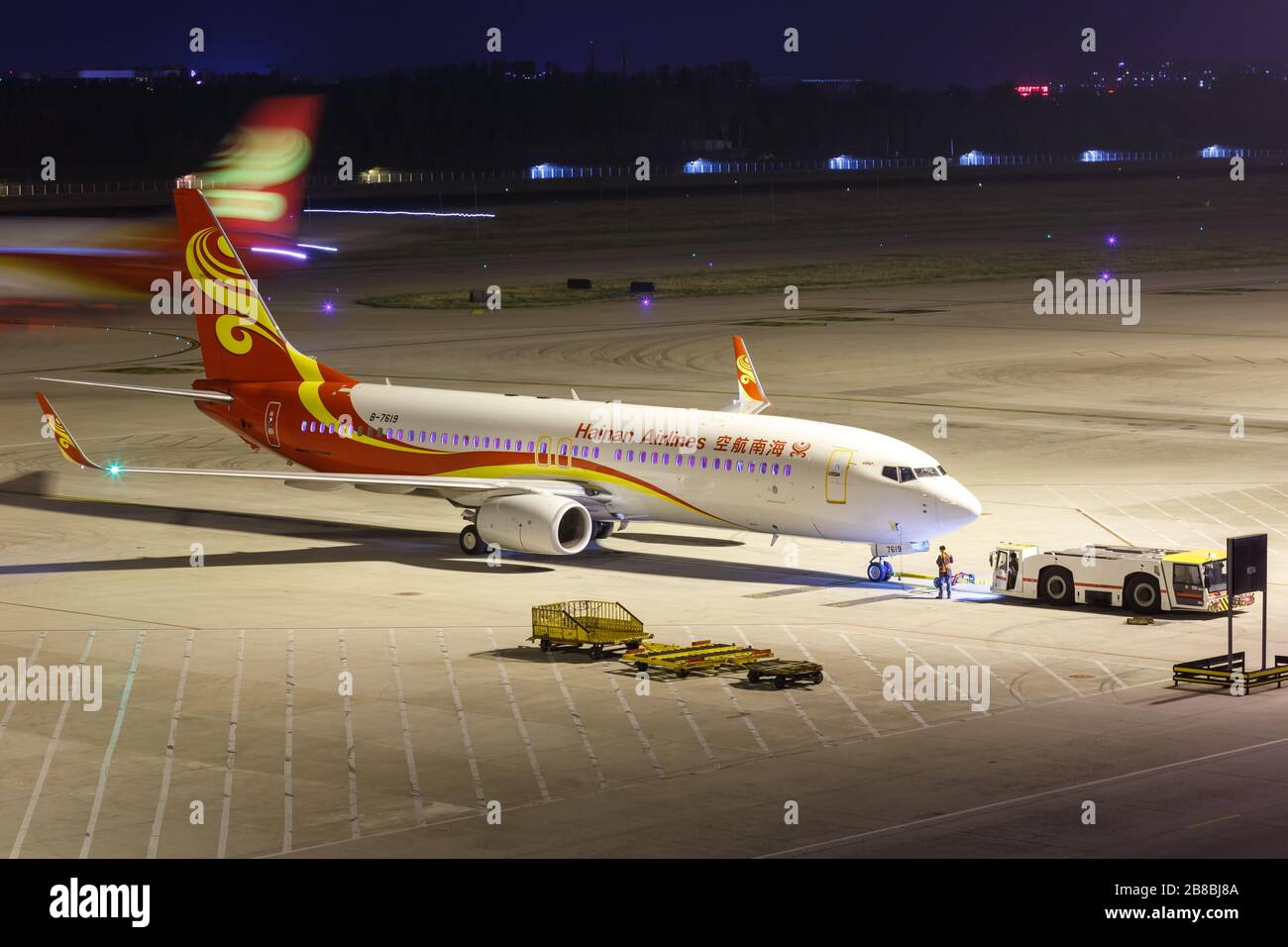 Pechino, Cina – 30 settembre 2019: Aeroplano Hainan Airlines Boeing 737-800 all'aeroporto di Pechino capitale (PEK) in Cina. Boeing è un aereo americano Foto Stock