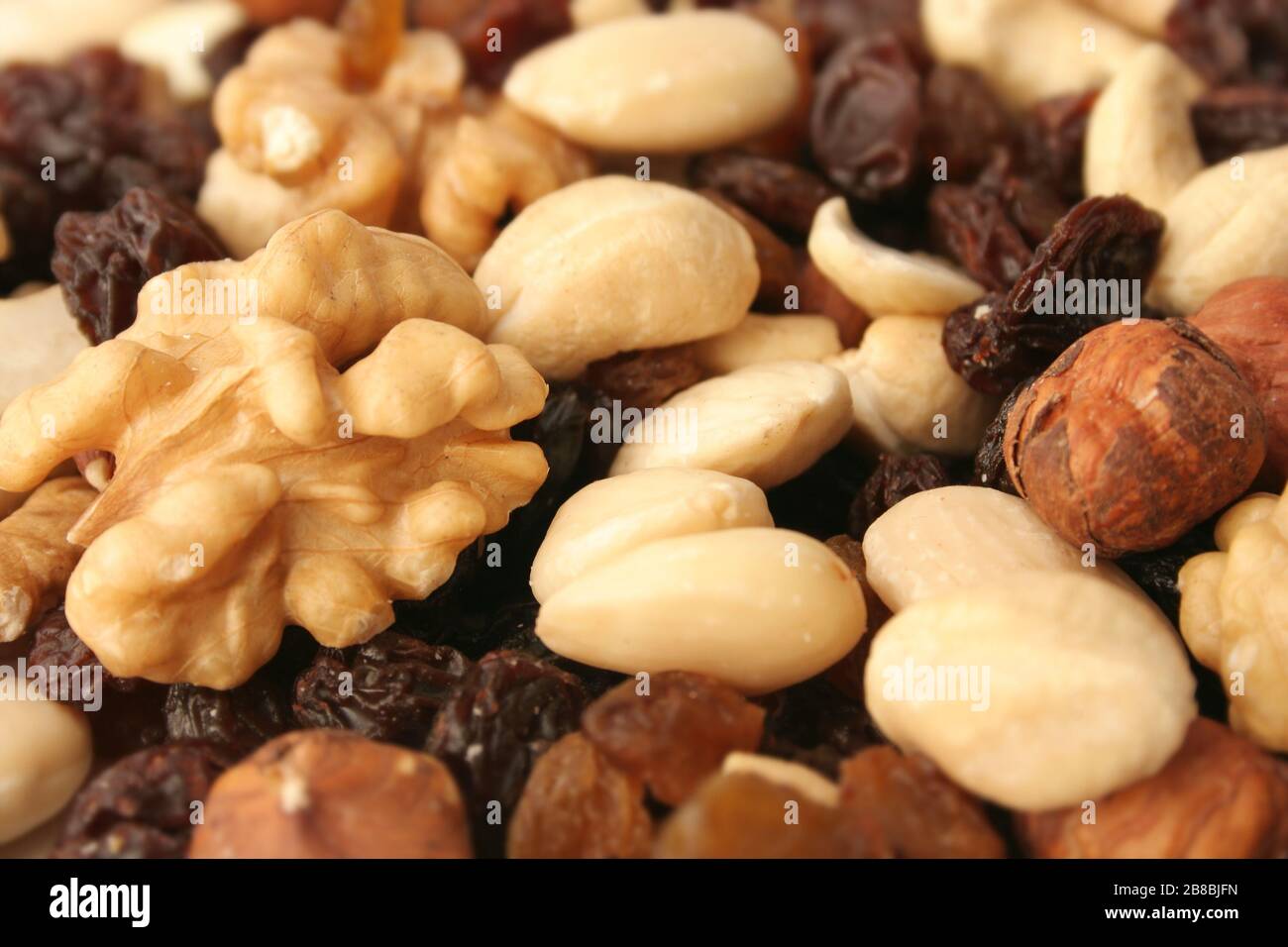 Deliziosa miscela di noci con uvetta, mangiare sano. Germania Foto Stock