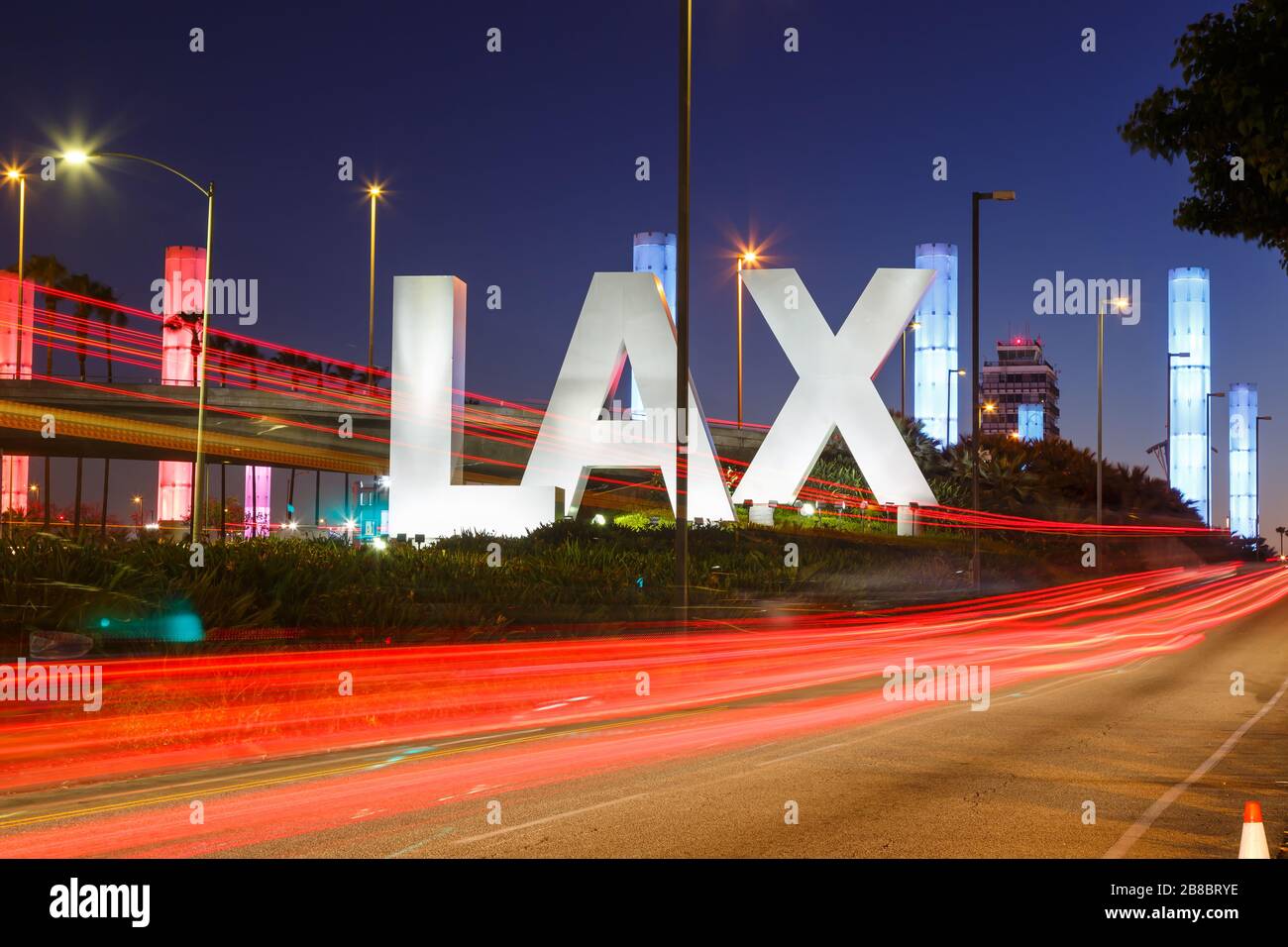 Los Angeles, California – 12 aprile 2019: Logo dell'aeroporto internazionale di Los Angeles (LAX) in California. Foto Stock