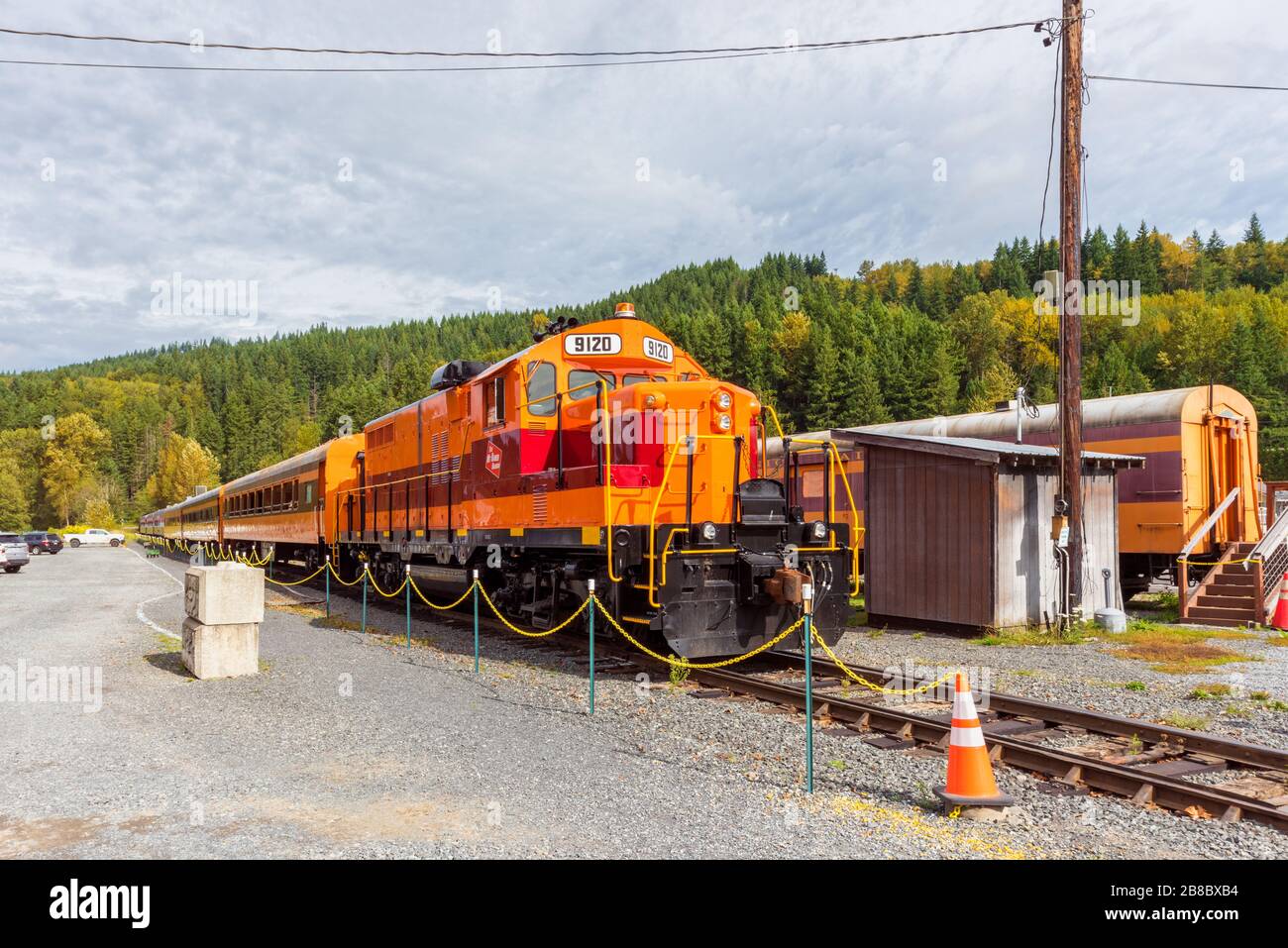 Treno della ferrovia panoramica di Mount Rainier a Elbe, Washington, USA Foto Stock