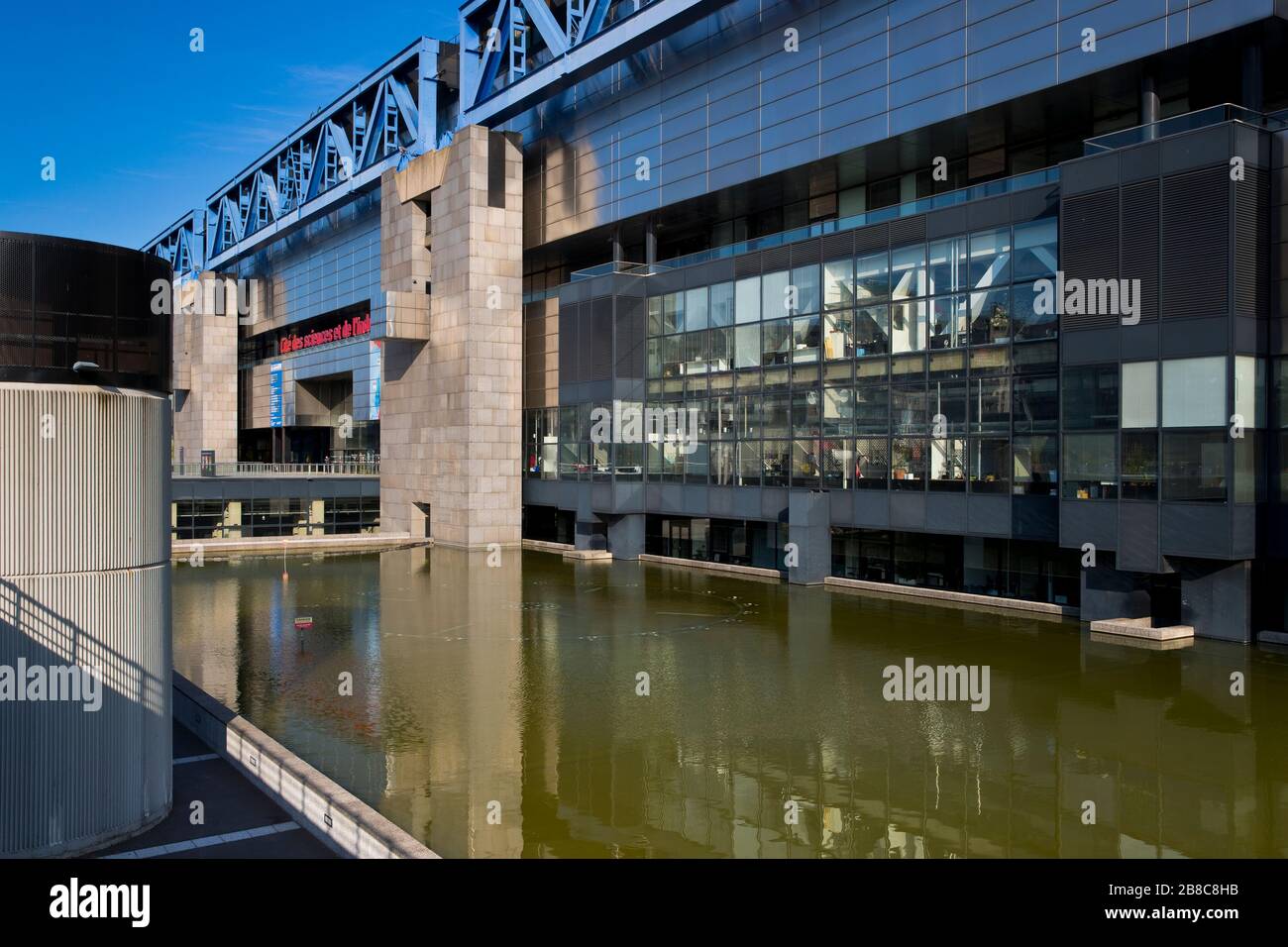 Parc de la Villette con la Cité des Sciences et de l'Industrie, Parigi, Francia Foto Stock