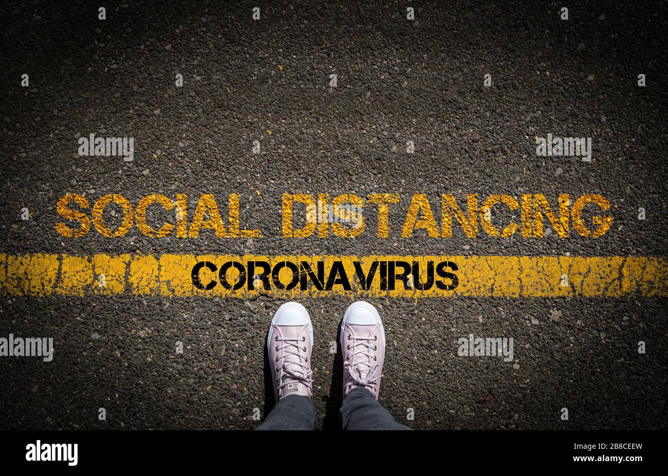 Distanza sociale per ridurre la diffusione di Coronavirus, immagine concettuale. Foto Stock