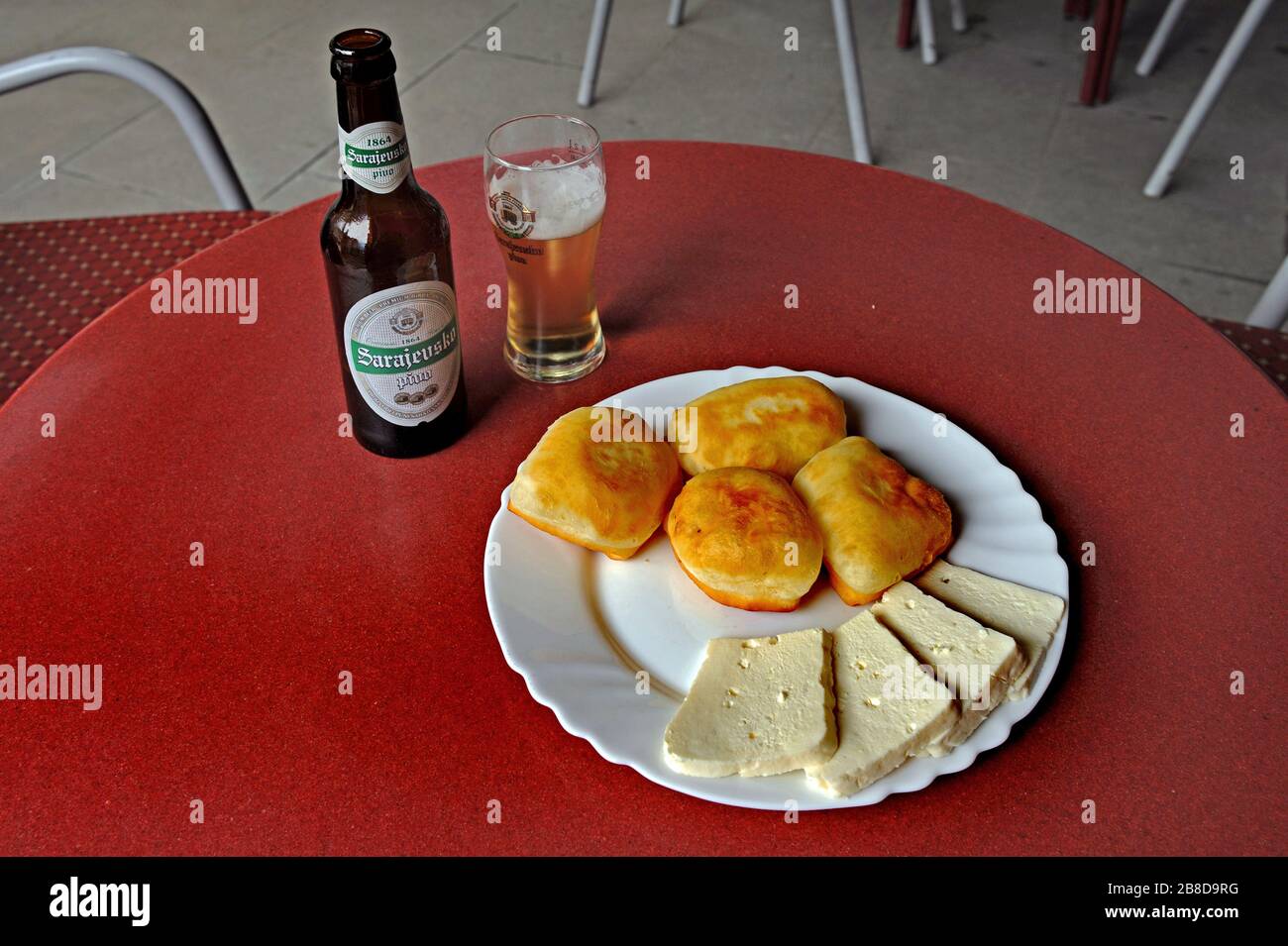 Jablanica, Bosnia-Erzegovina - Maggio 19 2009: Peksimeti, spuntino bosniaco Foto Stock