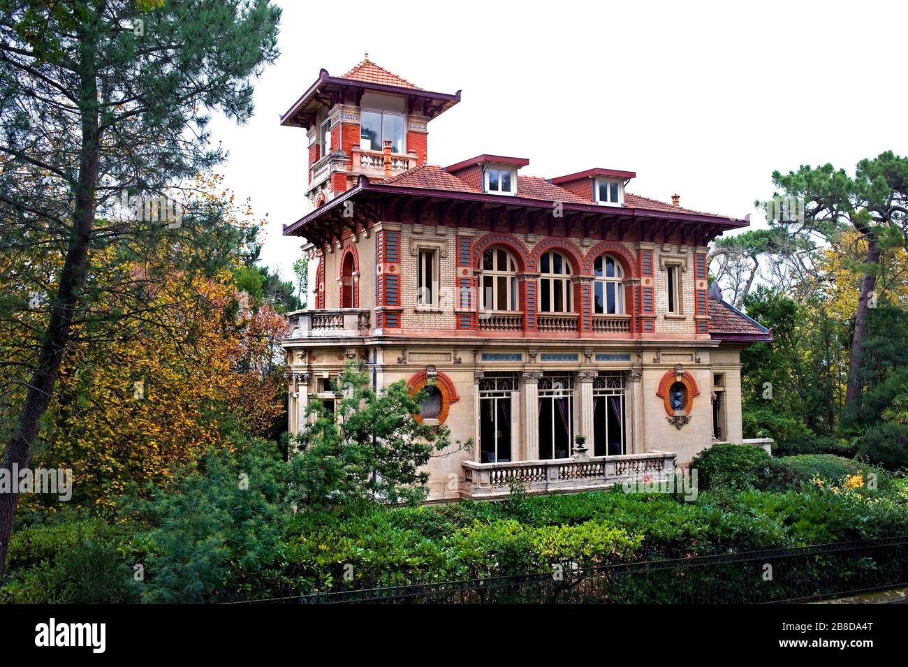 Villa nella Ville d’Hiver (Winter Town) a Arcachon, Francia Foto Stock