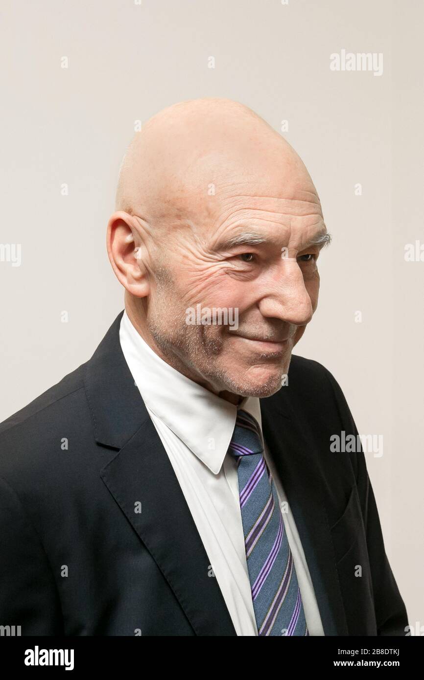 8 dicembre 2013, New York, New York, USA: L'attore Patrick Stewart (UK/USA), New York, New York, 8 dicembre 2013. Fotografia Â© Beowulf Sheehan (Credit Image: © Beowulf Sheehan/ZUMA Wire) Foto Stock