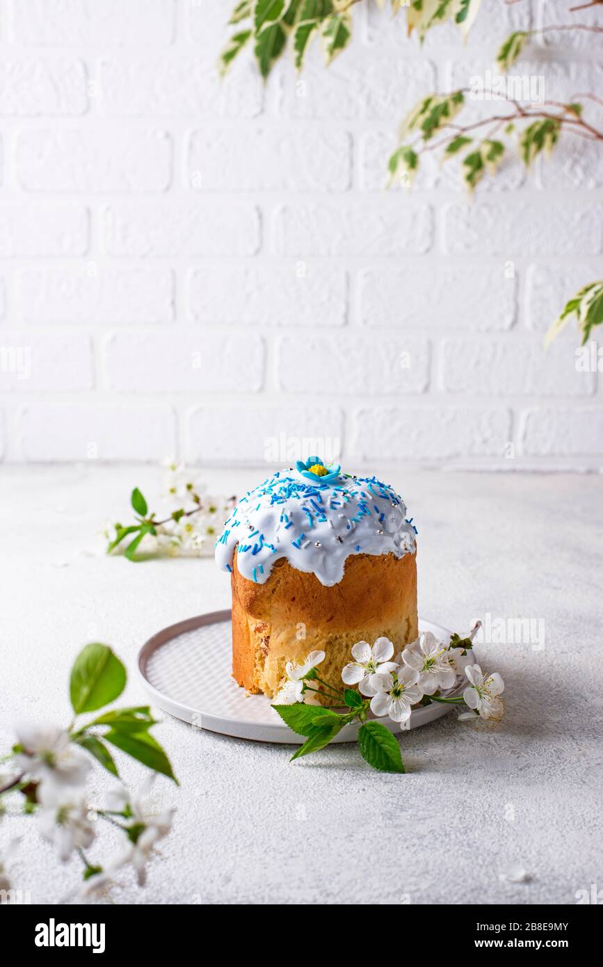 Tradizionale torta di Pasqua con topping Foto Stock