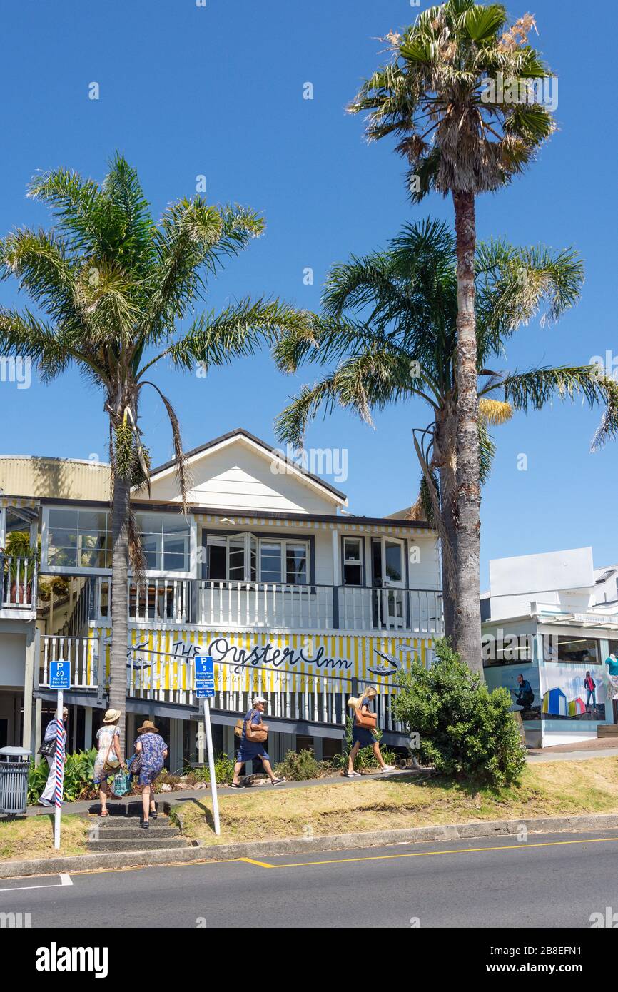 Il ristorante e bar Oyster Inn, Oceanview Road, Oneroa, Waiheke Island, Hauraki Gulf, Auckland, Nuova Zelanda Foto Stock