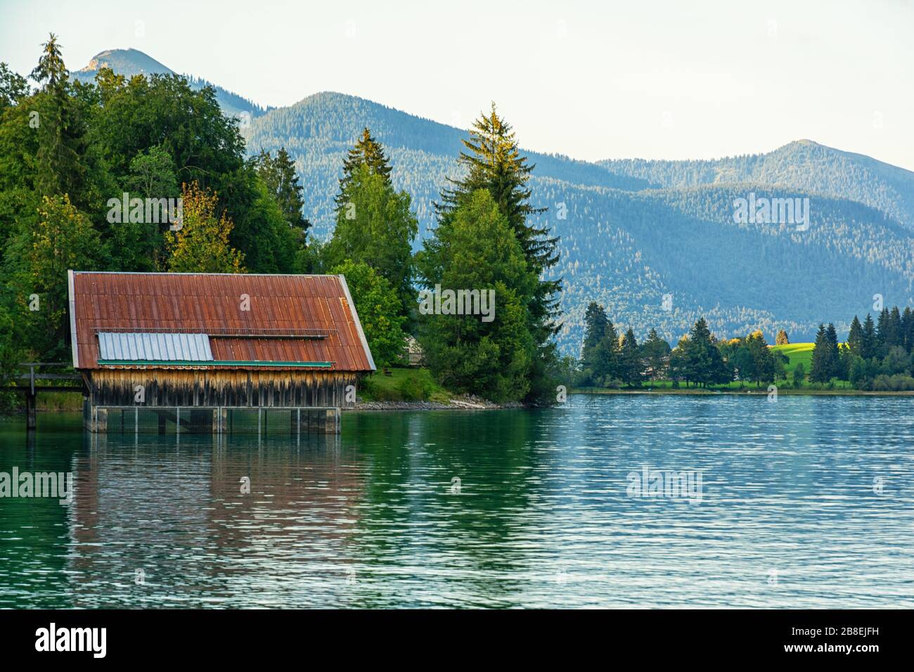 Il Walchensee nelle Alpi Bavaresi Foto Stock