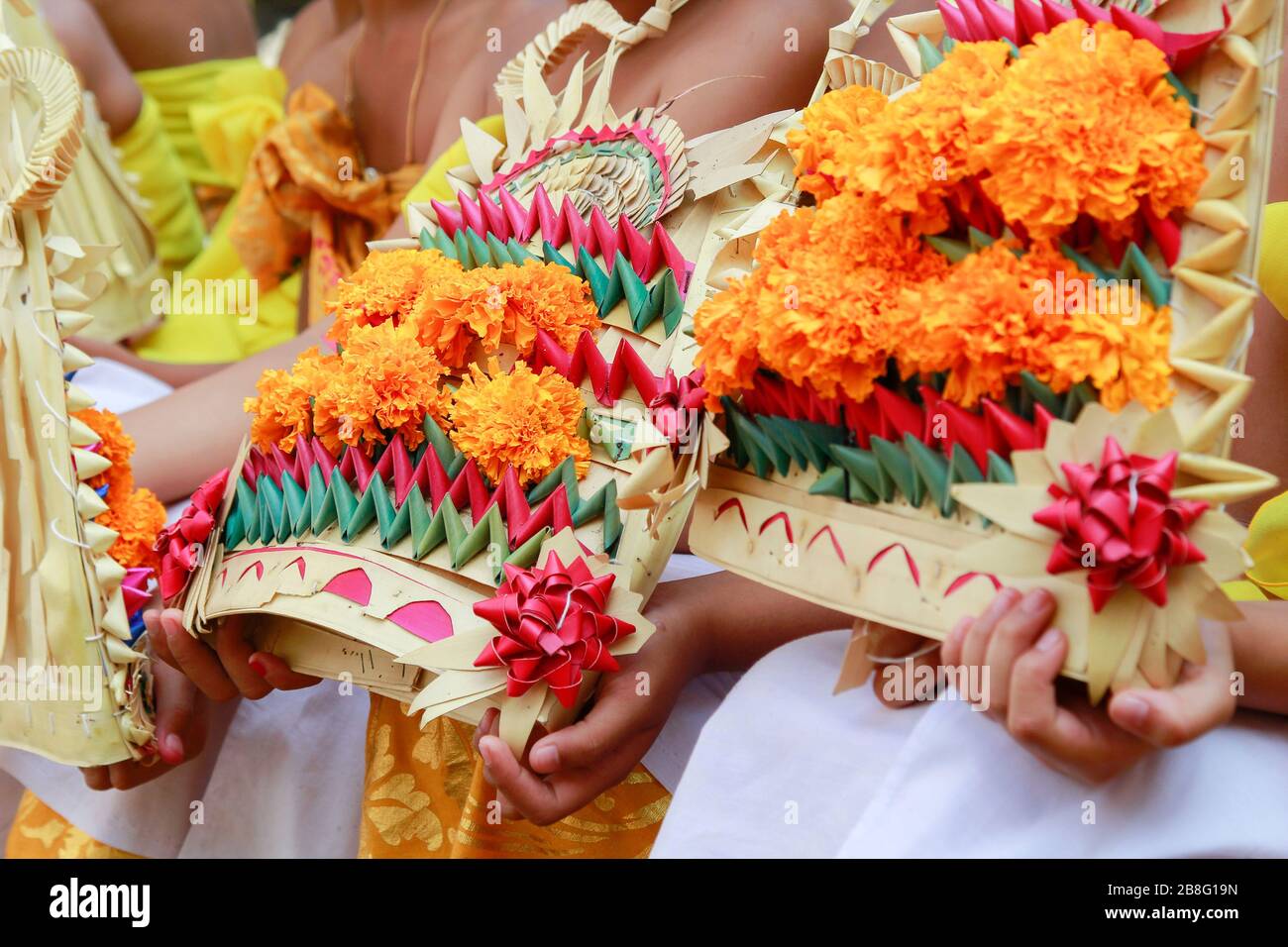 Bali ballerina preparazione prima di eseguire Foto Stock