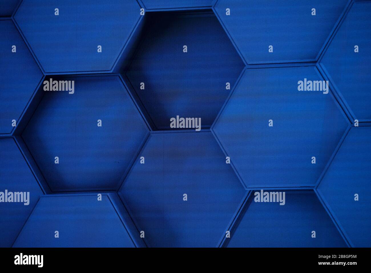 Celle esagonali sullo schermo LED Foto stock - Alamy