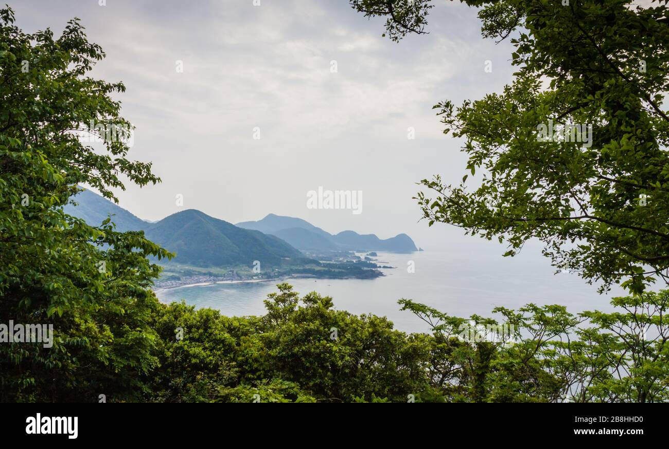 Vista della costa della penisola del Tango nella prefettura di Kyoto, Giappone. Foto Stock