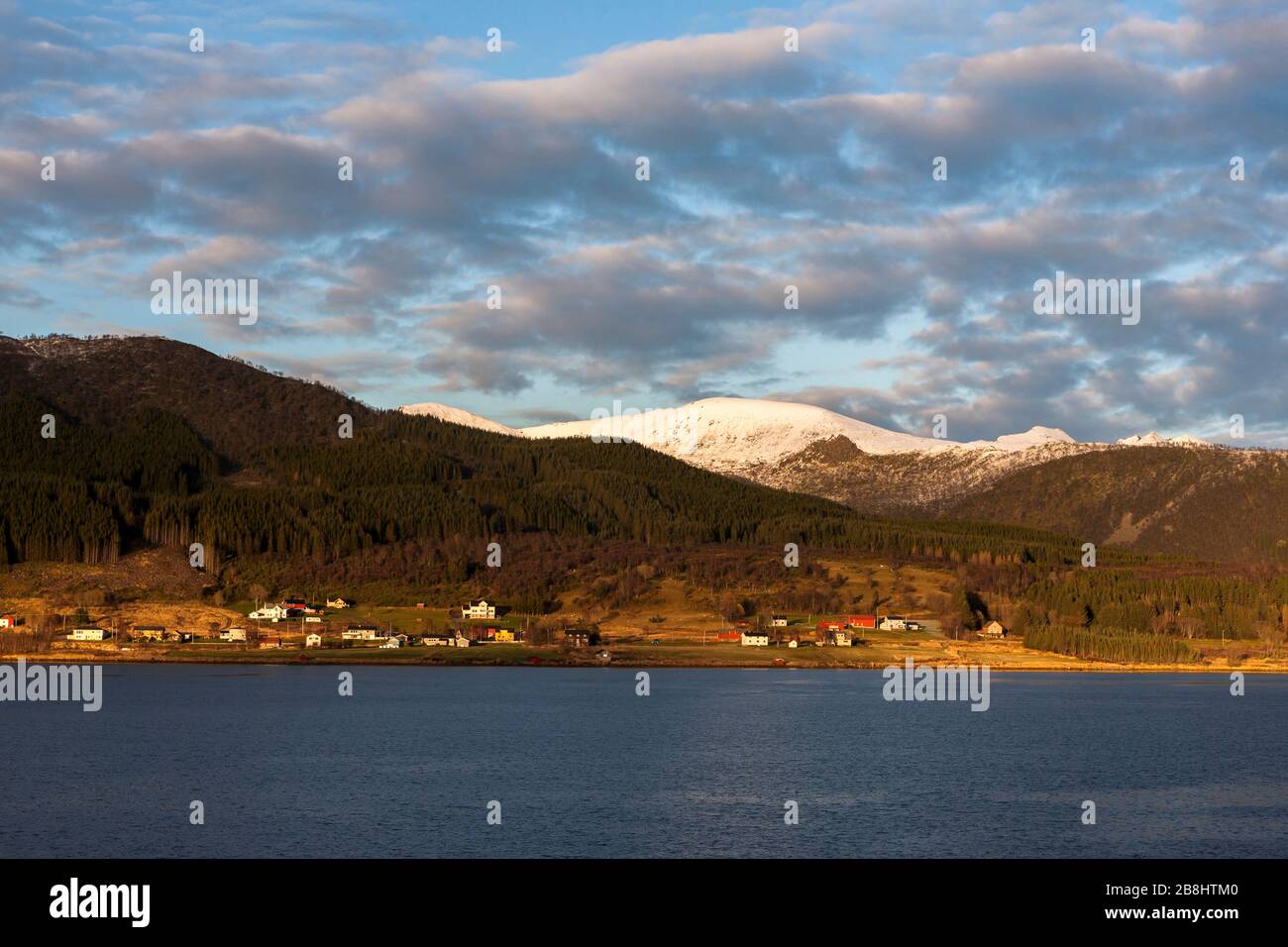 Il villaggio di Bitterstad, Langøya, Hadsel, Nordland, Norvegia settentrionale Foto Stock
