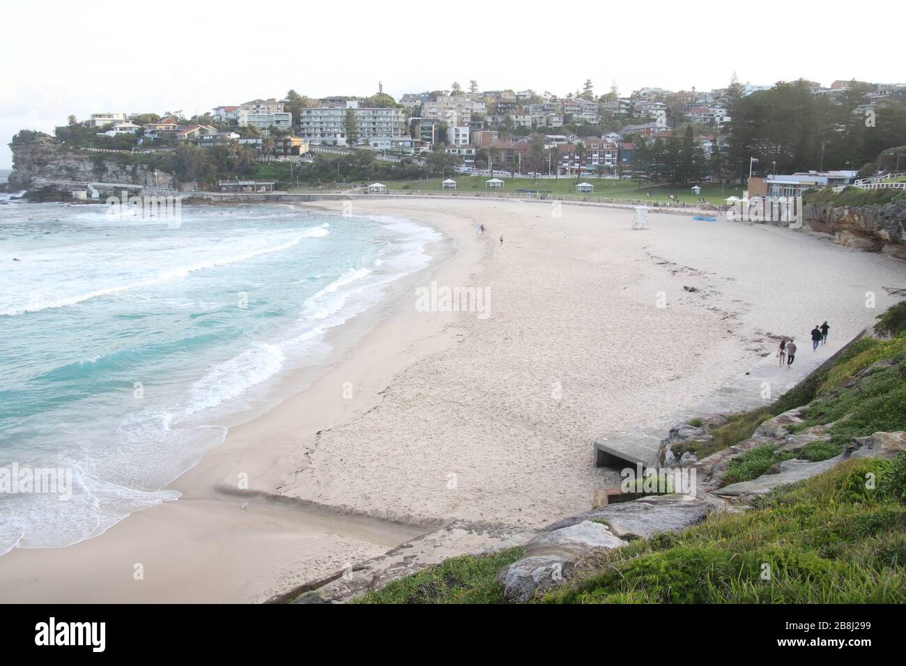 Sydney, Australia. 22 marzo 2020. Il consiglio di Waverley ha chiuso le sue spiagge nel tentativo di prevenire grandi raduni di persone a causa del coronavirus (Covid-19). Nella foto: Bronte Beach è chiusa. Credit: Richard Milnes/Alamy Live News Foto Stock