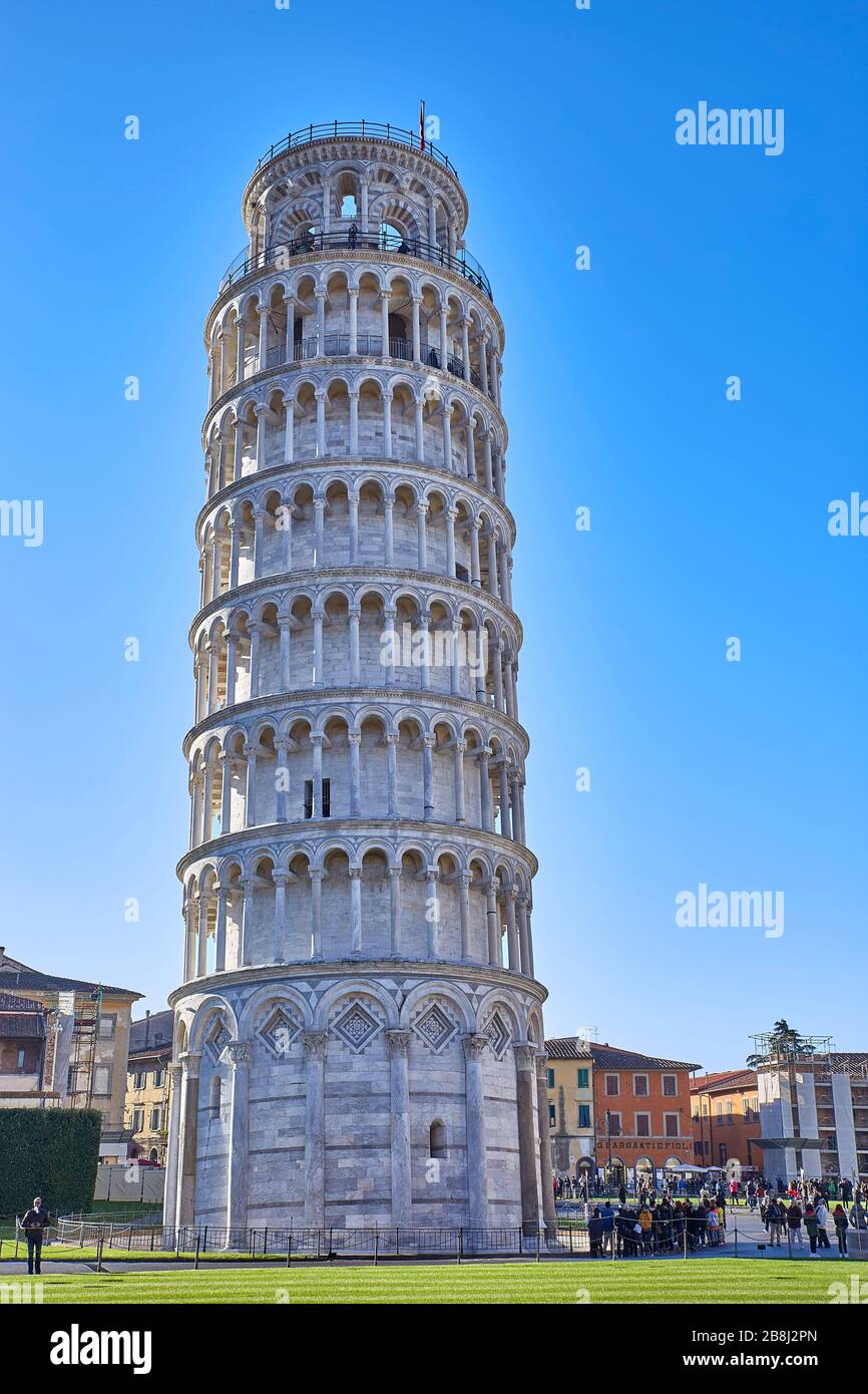 La Torre Pendente di Pisa (Torre pendente di Pisa) o semplicemente la Torre di Pisa (Torre di Pisa) è il campanile, o campanile indipendente, del ca Foto Stock