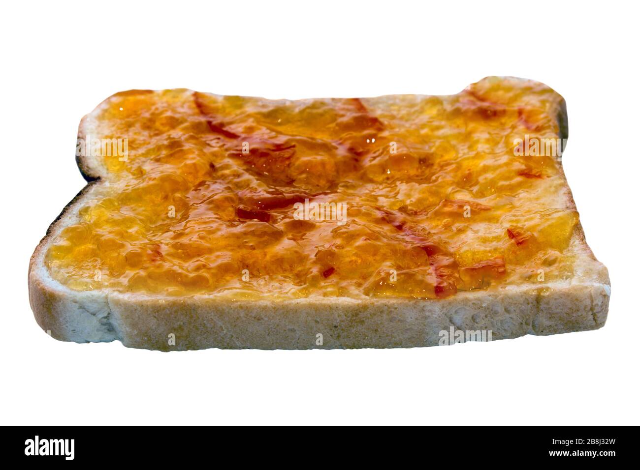 Marmellata su una fetta di pane tostato su sfondo bianco isolato con un tracciato di ritaglio Foto Stock