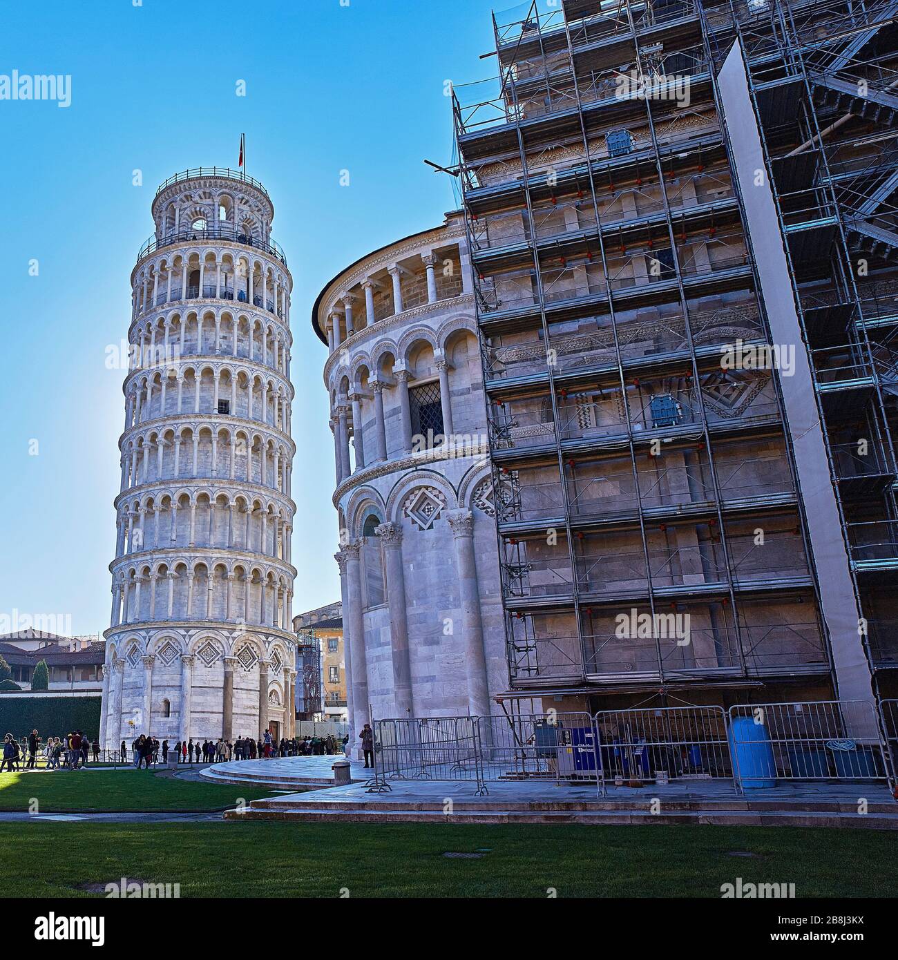 La Torre Pendente di Pisa (Torre pendente di Pisa) o semplicemente la Torre di Pisa (Torre di Pisa) è il campanile, o campanile indipendente, del ca Foto Stock