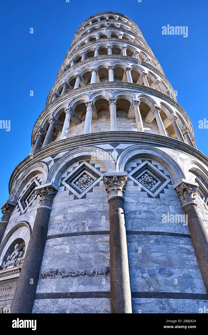 La Torre Pendente di Pisa (Torre pendente di Pisa) o semplicemente la Torre di Pisa (Torre di Pisa) è il campanile, o campanile indipendente, del ca Foto Stock