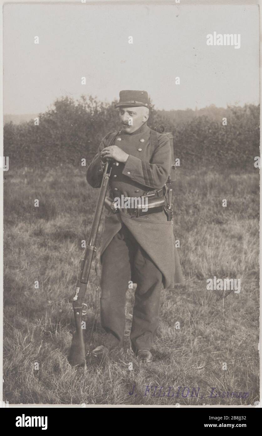 Georges Hugo soldato in uniforme nella prima guerra mondiale J. Fillion. Georges Hugo en unie de soldat pendant la Première Guerre mondiale. Albuminé di papier. 1915. Parigi, Maison de Victor Hugo. Foto Stock