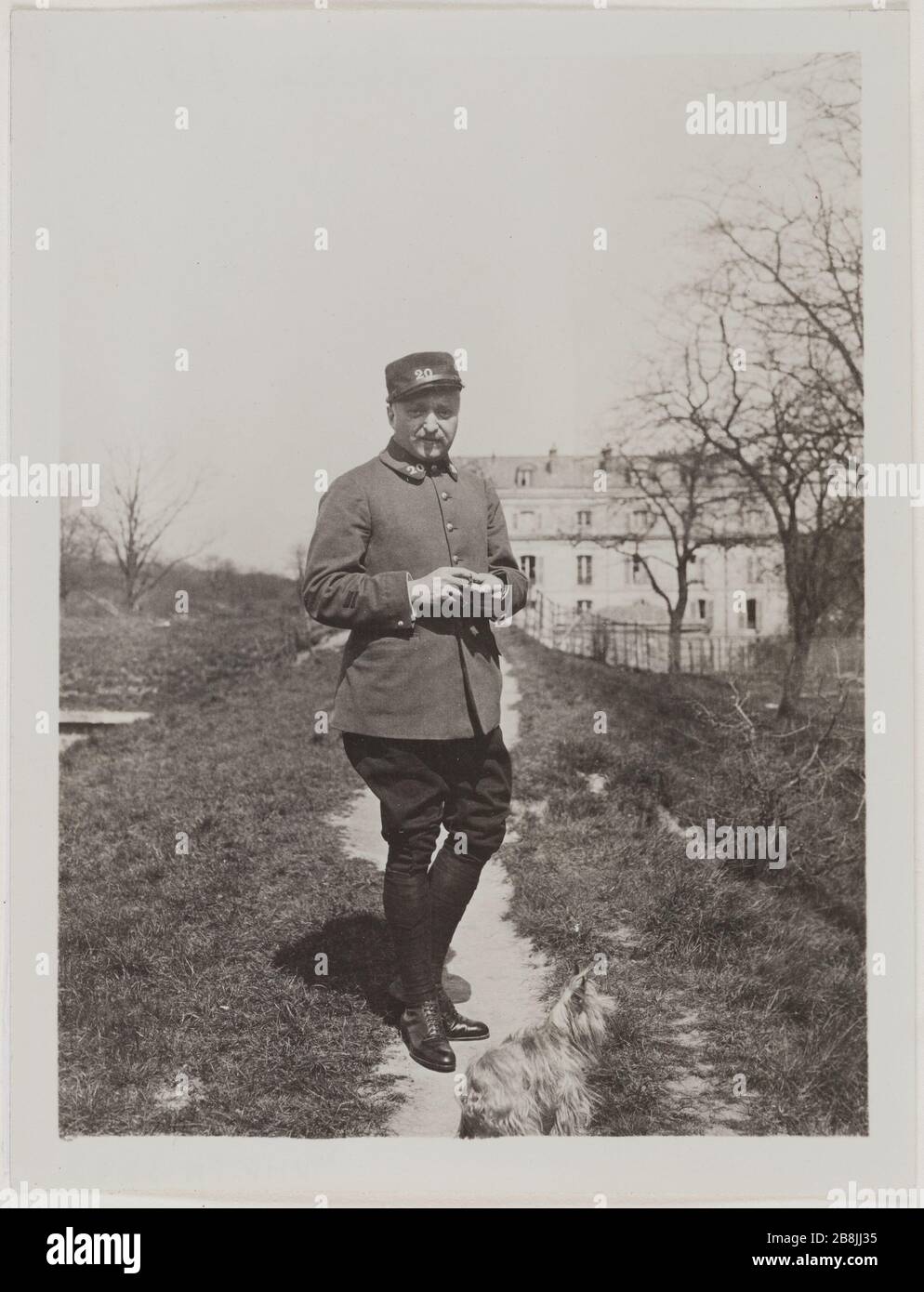 Georges Hugo durante la seconda guerra mondiale Anonyme. Georges Hugo pendente la Première Guerre mondiale. Tirage gélatino-argentique développé. 1915. Parigi, Maison de Victor Hugo. Foto Stock