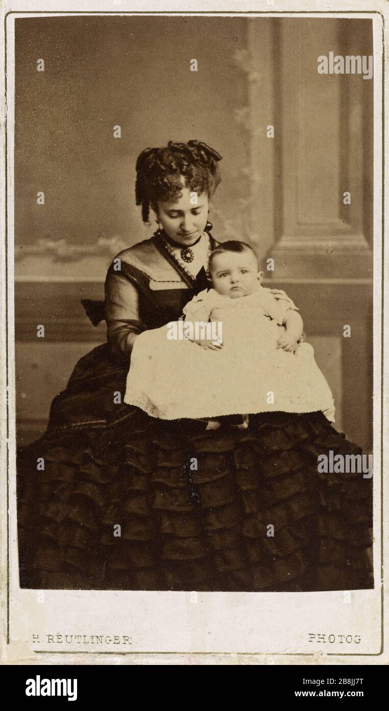 Alice Hugo Georges e Jeanne Alice Hugo avec Georges ou Jeanne. Photographie de Charles Reutlinger (1816-1880). Epreuve sur papier albuminé. 1869-1870. Parigi, Maison de Victor Hugo, Casa di Hauteville. Foto Stock