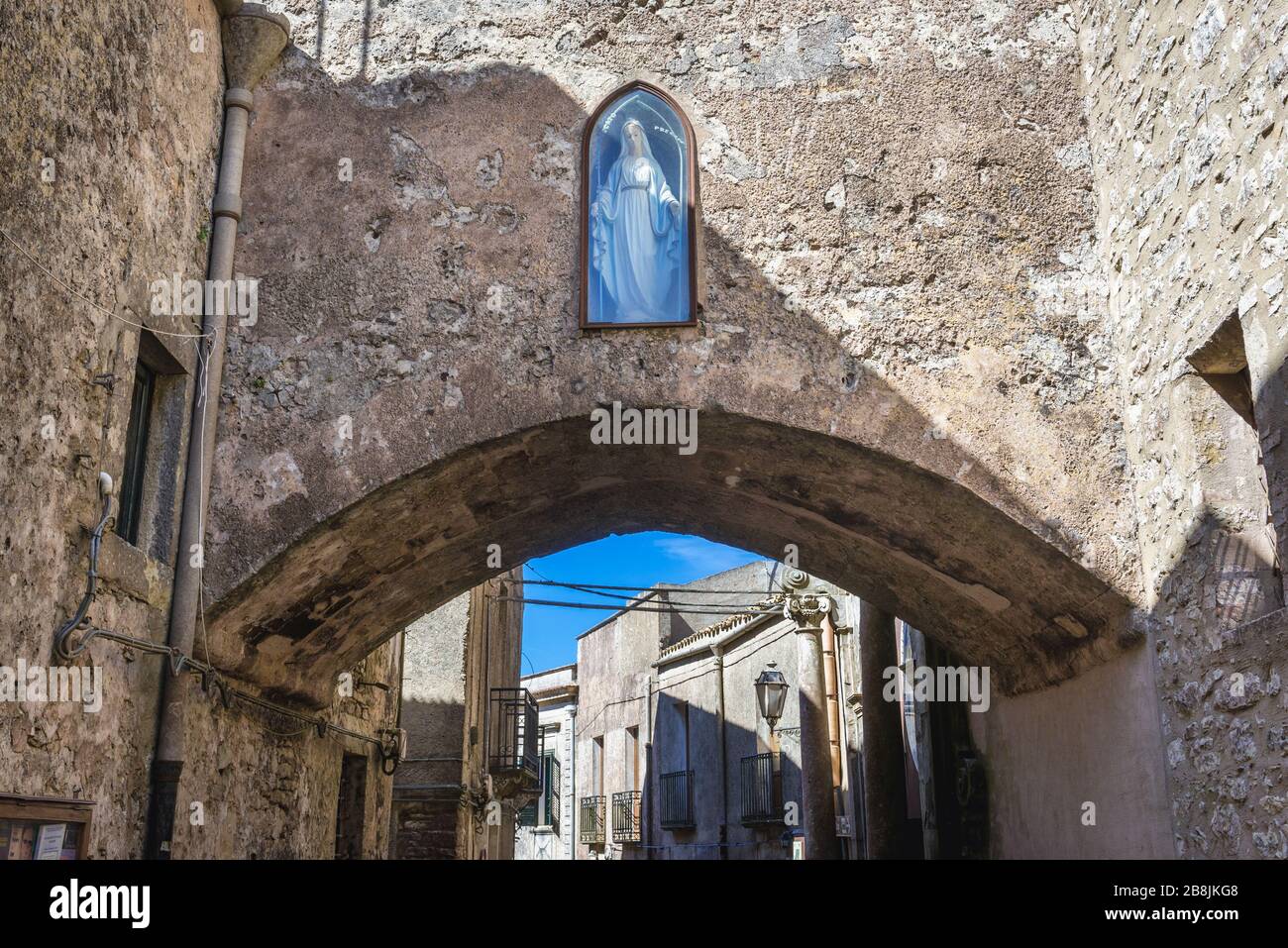 Statua di nostra Signora a Erice storica città sul Monte Erice in provincia di Trapani in Sicilia, nel sud Italia Foto Stock