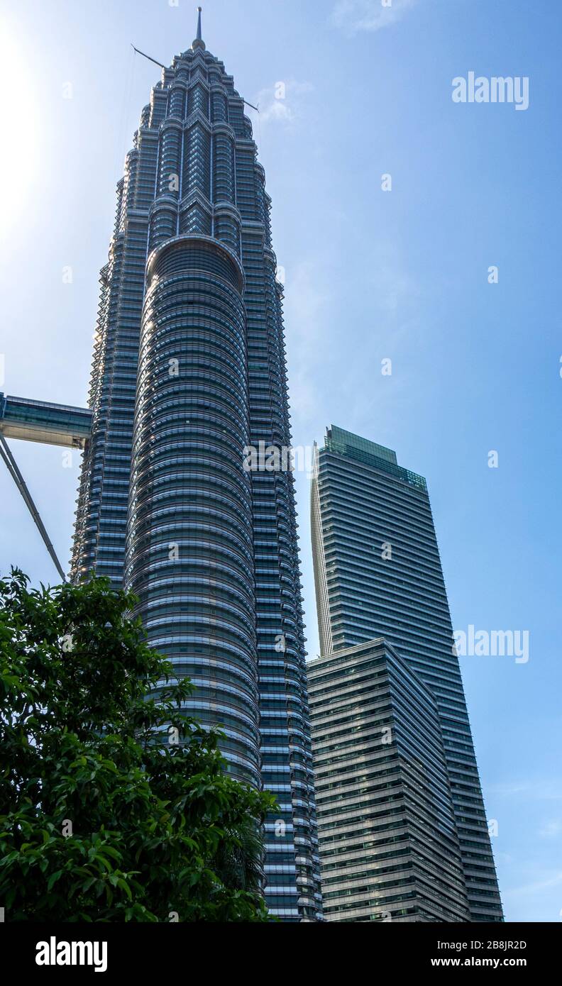 Torre 2 delle Torri Petronas e Torre Petronas 3, Kuala Lumpur Malesia. Foto Stock