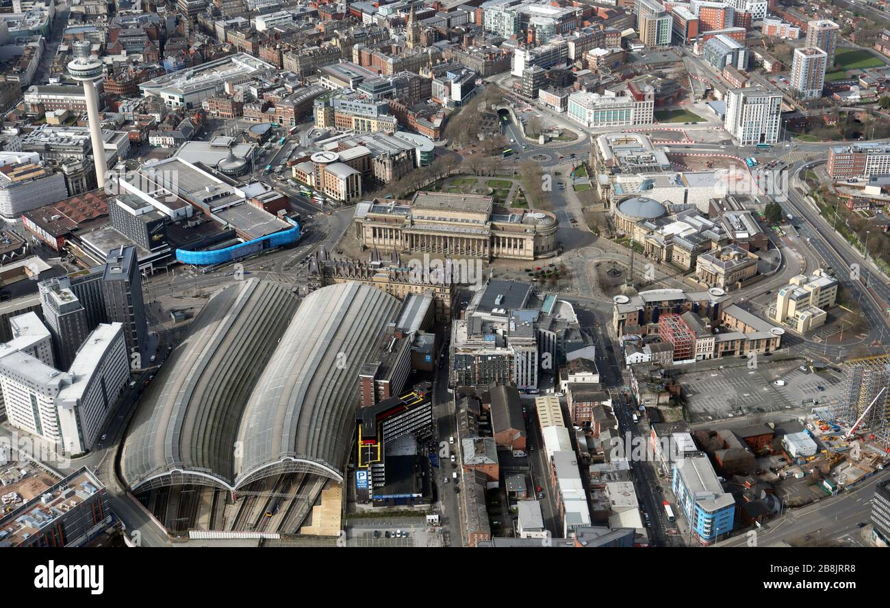 Vista aerea della stazione ferroviaria di Liverpool Lime Street, St George's Hall e St Johns Beacon tutti vicino a St George's Place, Liverpool L1 Foto Stock