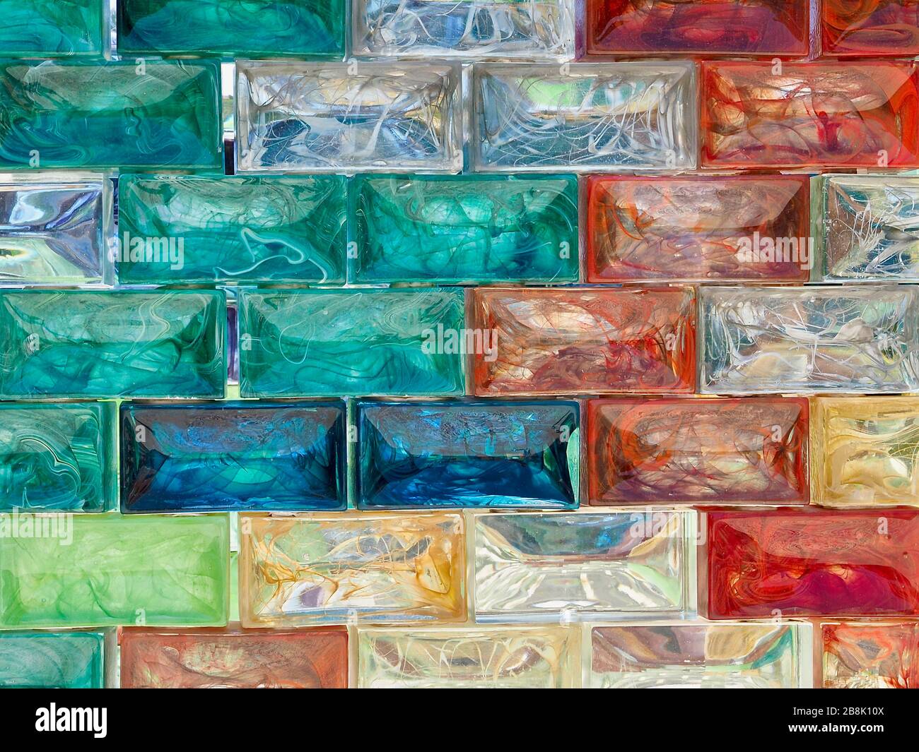 Colorati blocchi di vetro a Venezia a San Giorgio maggiore Foto Stock