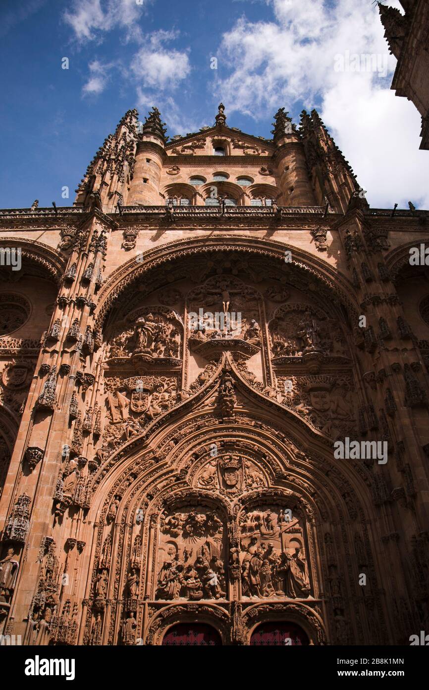 imponente e potente cattedrale di salamanca Foto Stock