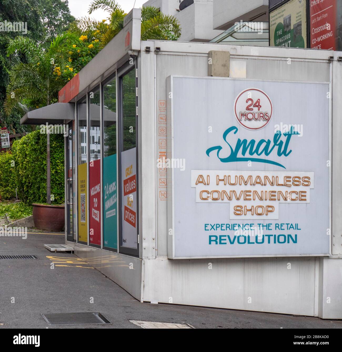 Smart Shop un minimarket senza equipaggio con tecnologia di intelligenza artificiale a Kuala Lumpur, Malesia. Foto Stock