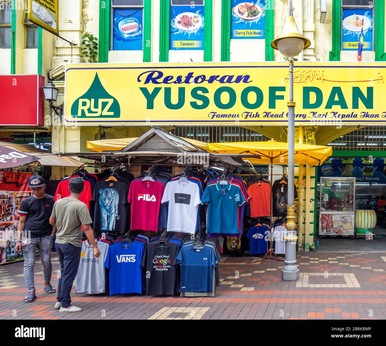 Kasturi Walk un mercato all'aperto adiacente al mercato centrale Kuala Lumpur Malesia. Foto Stock