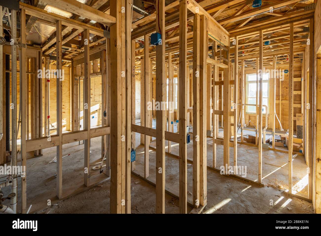 Interno di telaio in legno nuova costruzione casa Foto Stock