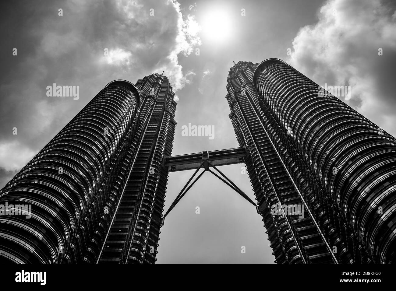 Petronas Towers, famosi grattacieli simbolo nel centro di Kuala Lumpur e simbolo della Malesia Foto Stock