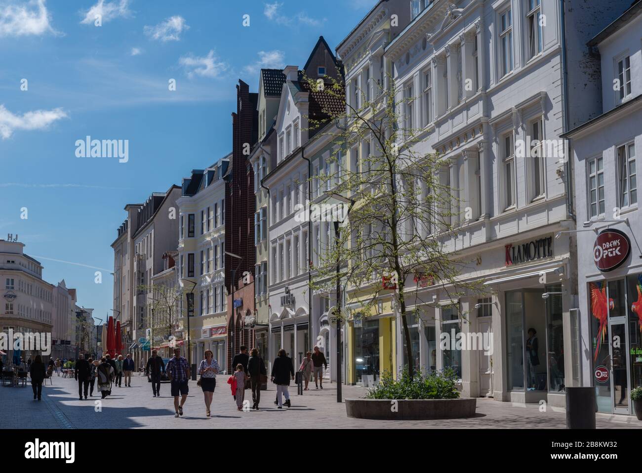 Zona pedonale con centro commerciale nella città di Flensburg sul fiordo di Flenburg, città di confine con la Danimarca, Schleswig-Holstein, Germania del Nord, Europa, Foto Stock